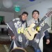 tocando guitarra