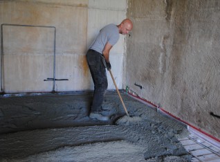 Leveling out the concrete