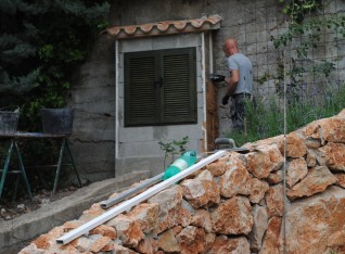 Applying plaster mortar