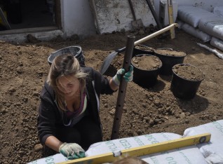 Building an earthbag house extension 